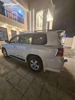 تۆیۆتا لاند کروزەر